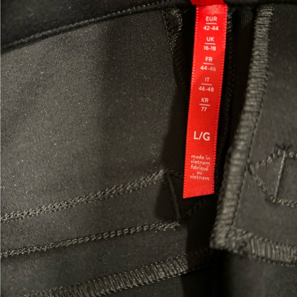 Spanx The Perfect Black Pant - Back Seam Skinny Pants - 20251R - Black - L - Picture 13 of 15